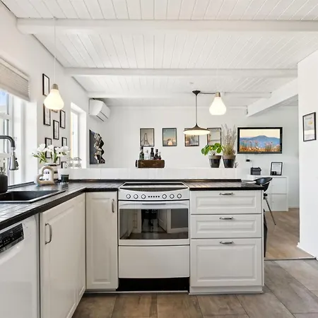 Mari - 150m From The Sea By Interhome *